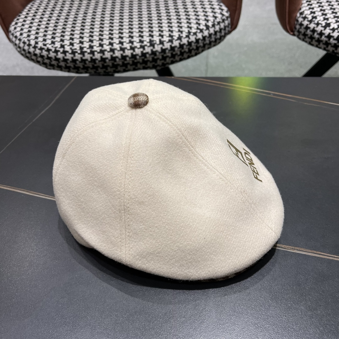  芬迪 拼色撞色格子毛呢显瘦前进帽子女秋冬百搭保暖
减龄呢子鸭舌帽网红