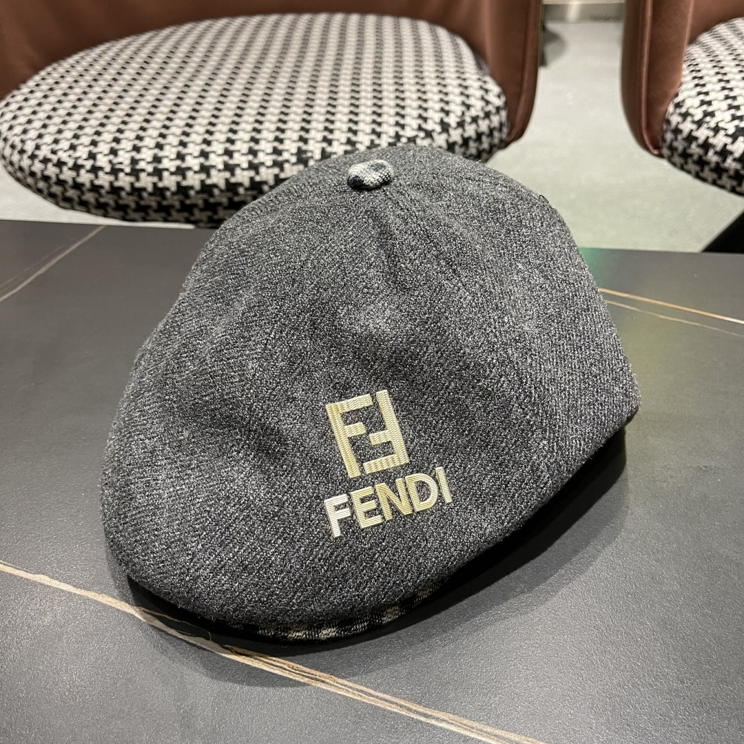  芬迪 拼色撞色格子毛呢显瘦前进帽子女秋冬百搭保暖
减龄呢子鸭舌帽网红