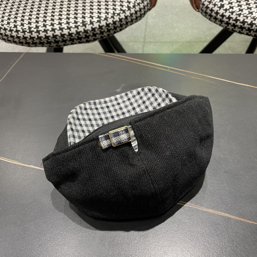  芬迪 拼色撞色格子毛呢显瘦前进帽子女秋冬百搭保暖
减龄呢子鸭舌帽网红