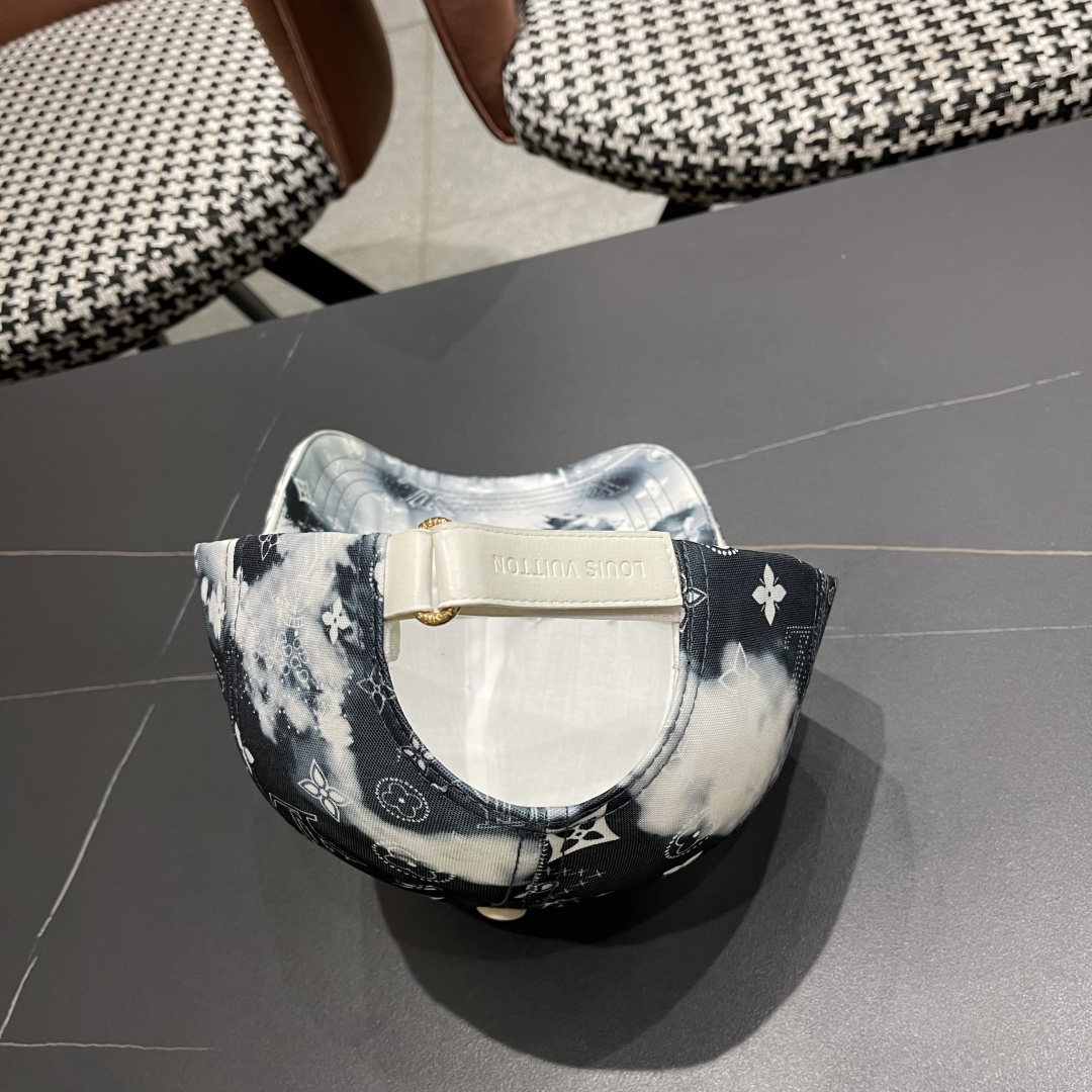  路易威登棒球帽LouisVuitton👒😍2025新款LV棒球帽，重工打造♥完美刺绣，高端大气，百搭款