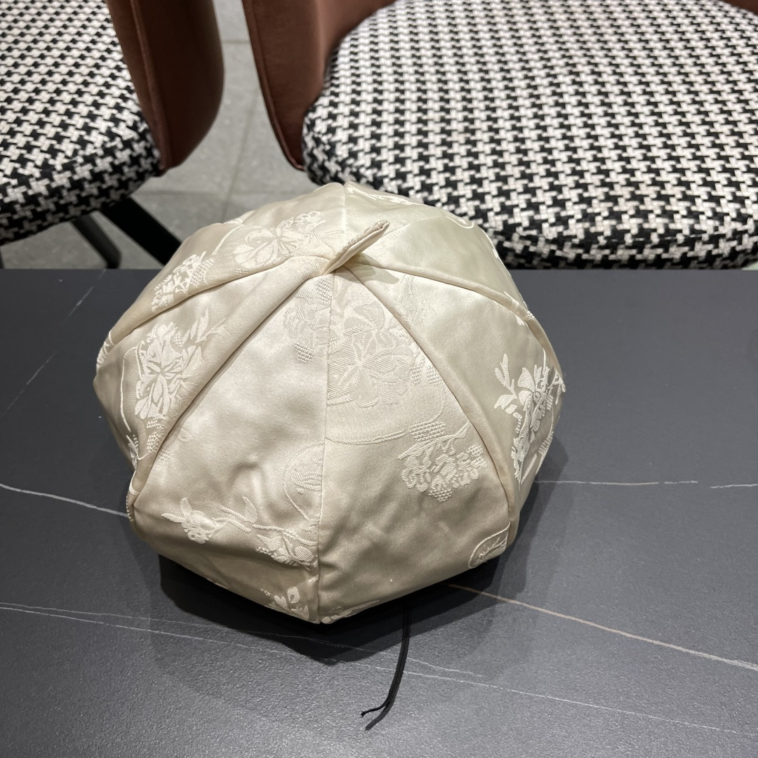 普拉达 日系复古小众设计绸缎贝雷帽男女潮
牌前进帽子夏季轻薄透气画家帽