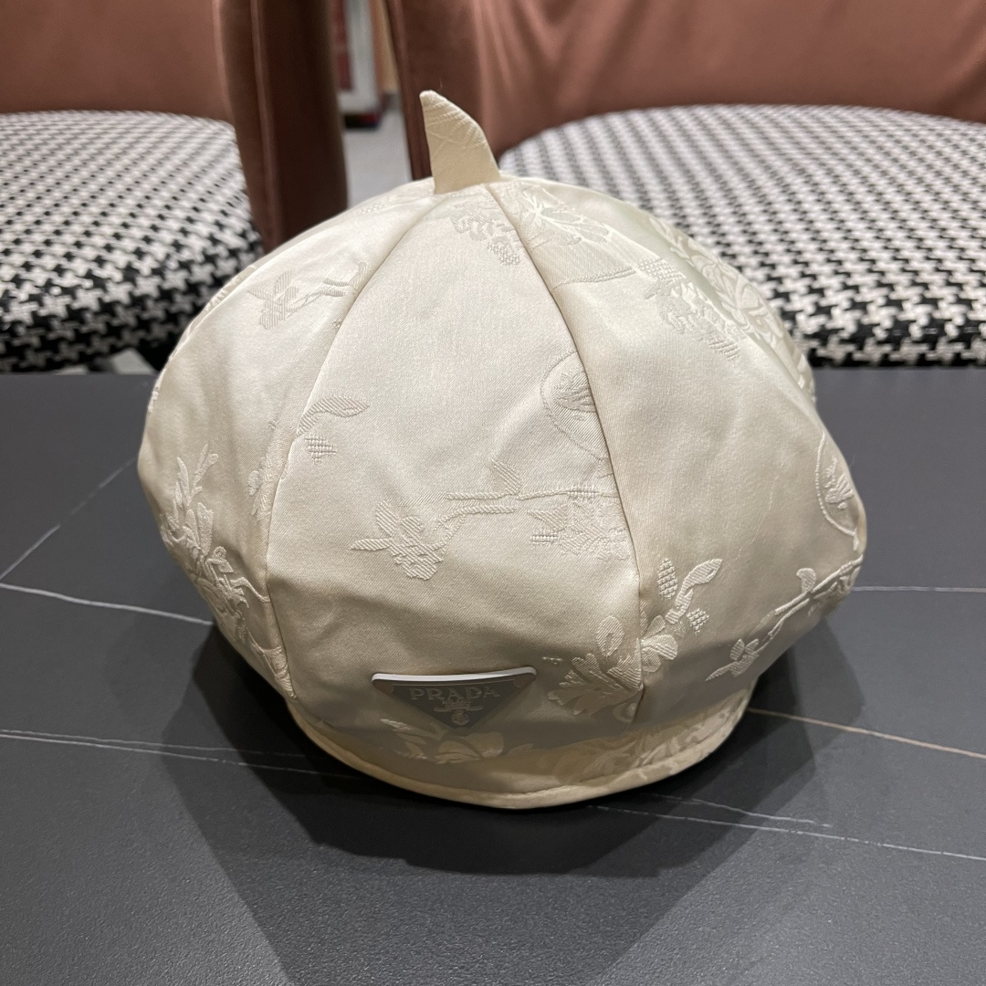 NO:364903,Prada Japanese retro niche design silk beret men and women trend brand forward hat summer light breathable painter hat fisherman hat baseball hat knit hat, hat, prada, espadrilles, silk fabric, hats普拉达 日系复古小众设计绸缎贝雷帽男女潮 牌前进帽子夏季轻薄透气画家帽帽子渔夫帽棒球帽针织帽,帽子,prada,espadrilles,silk fabric,hats,hat