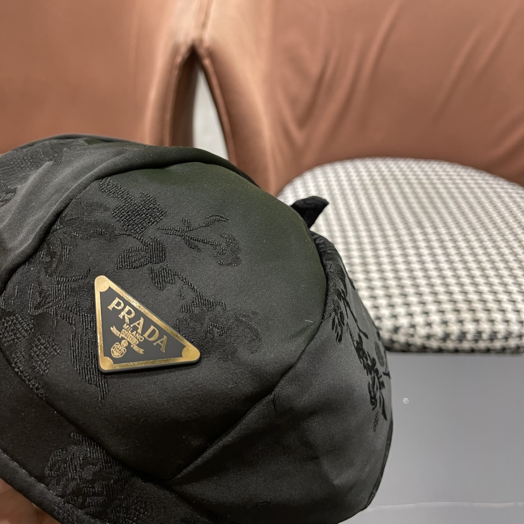 普拉达 日系复古小众设计绸缎贝雷帽男女潮
牌前进帽子夏季轻薄透气画家帽