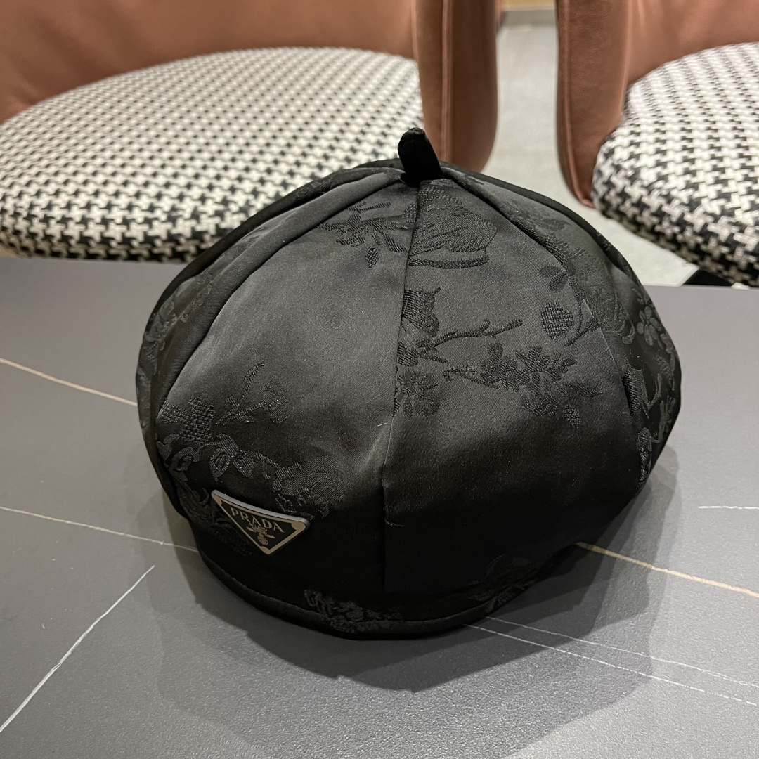 普拉达 日系复古小众设计绸缎贝雷帽男女潮
牌前进帽子夏季轻薄透气画家帽