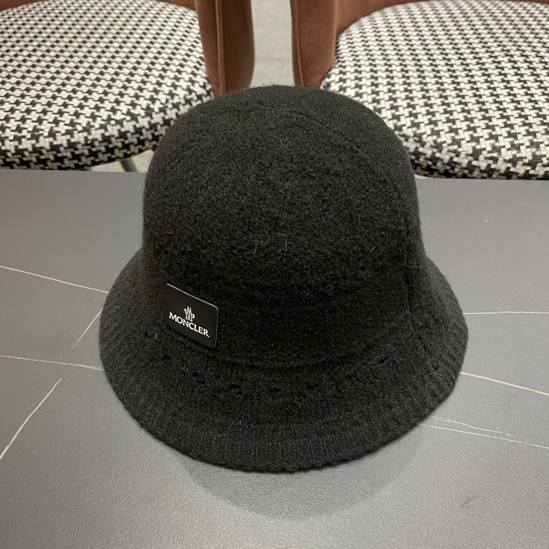 MONCLER蒙口🎩2025秋新款毛绒加厚秋冬渔夫帽超火爆💖质感很赞，冬天必备
