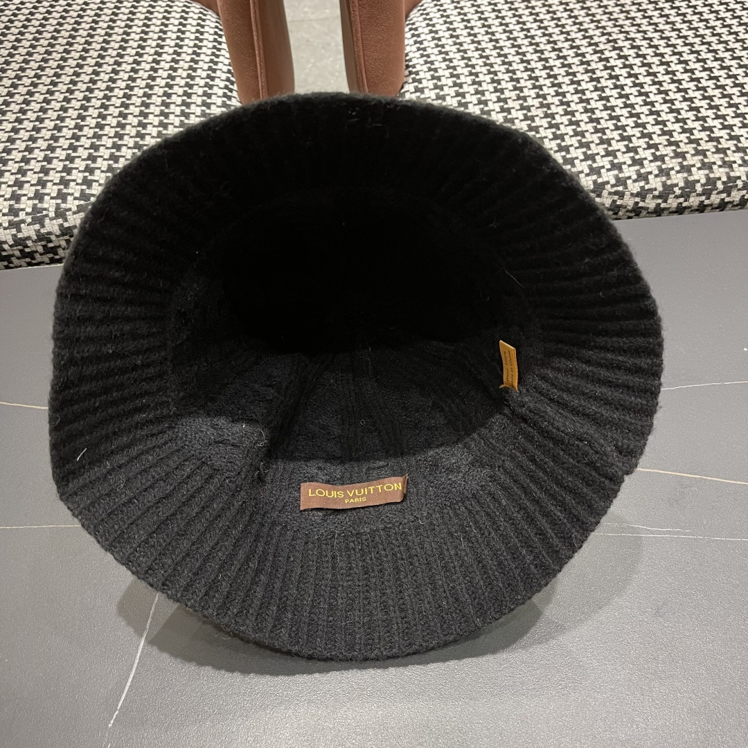  Lv路易威登 显脸小韩版潮复古手工毛线盆帽子女秋冬季保暖
百搭显白针织渔夫帽