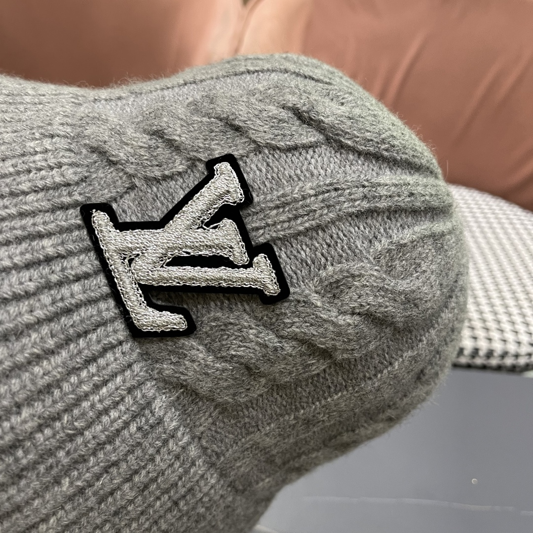  Lv路易威登 显脸小韩版潮复古手工毛线盆帽子女秋冬季保暖
百搭显白针织渔夫帽