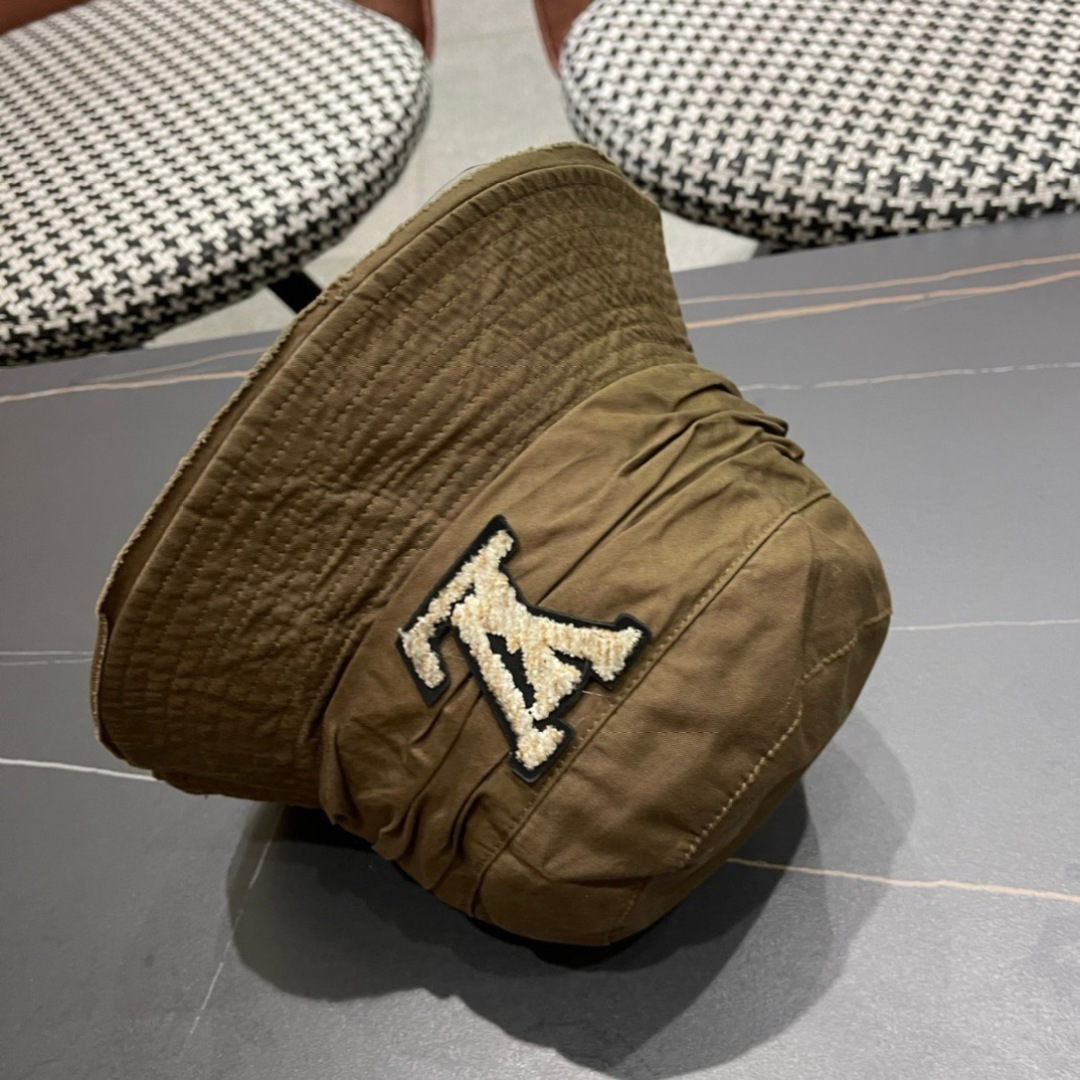  LV路易威登2025渔夫帽  轻盈透气。完美版型，对格精准无误，独家实物