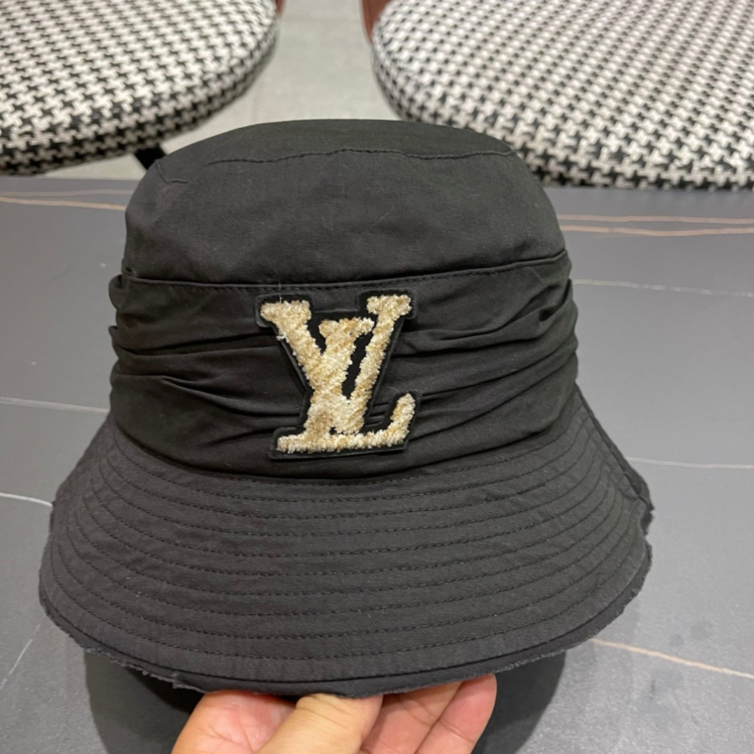  LV路易威登2025渔夫帽  轻盈透气。完美版型，对格精准无误，独家实物