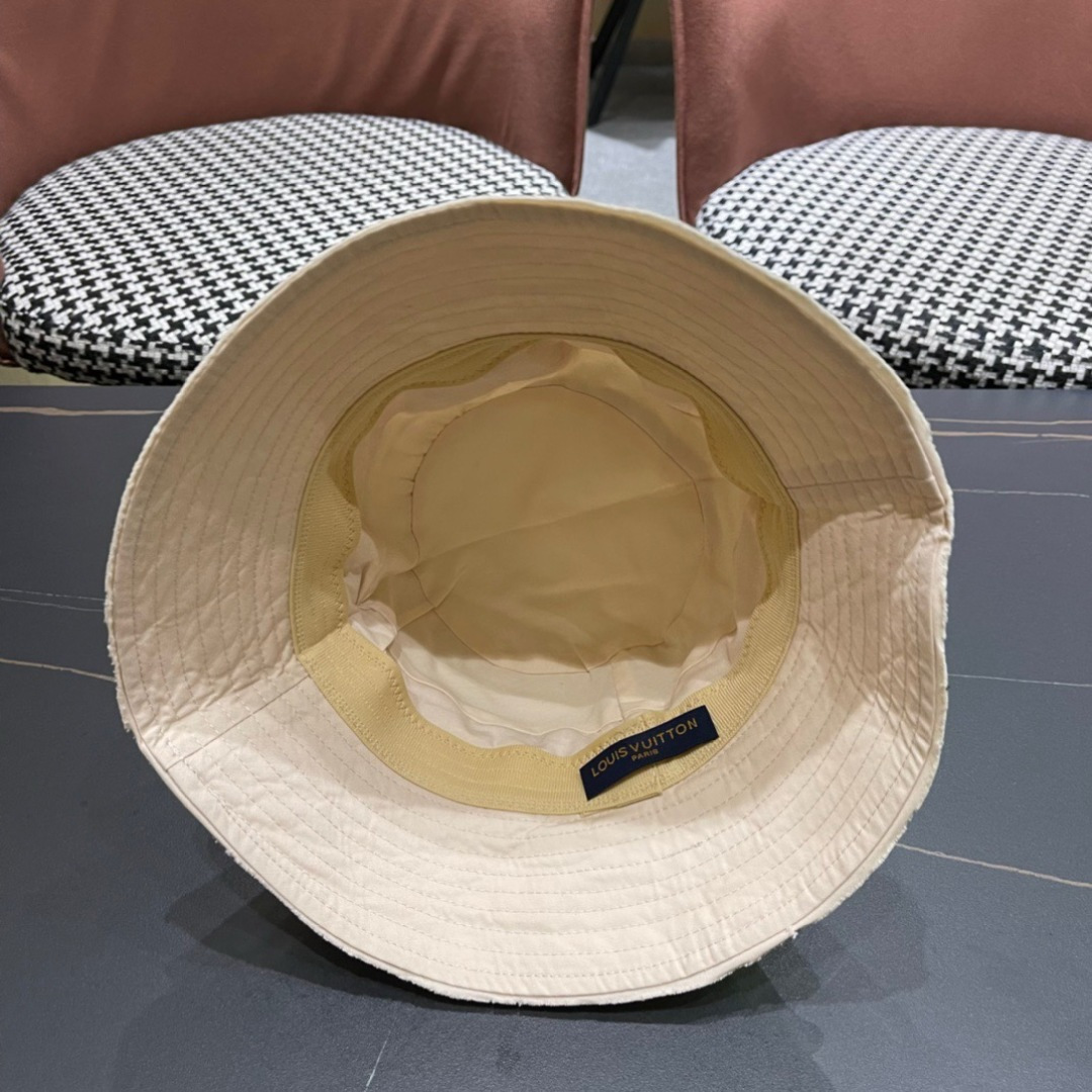 LV路易威登2025渔夫帽  轻盈透气。完美版型，对格精准无误，独家实物