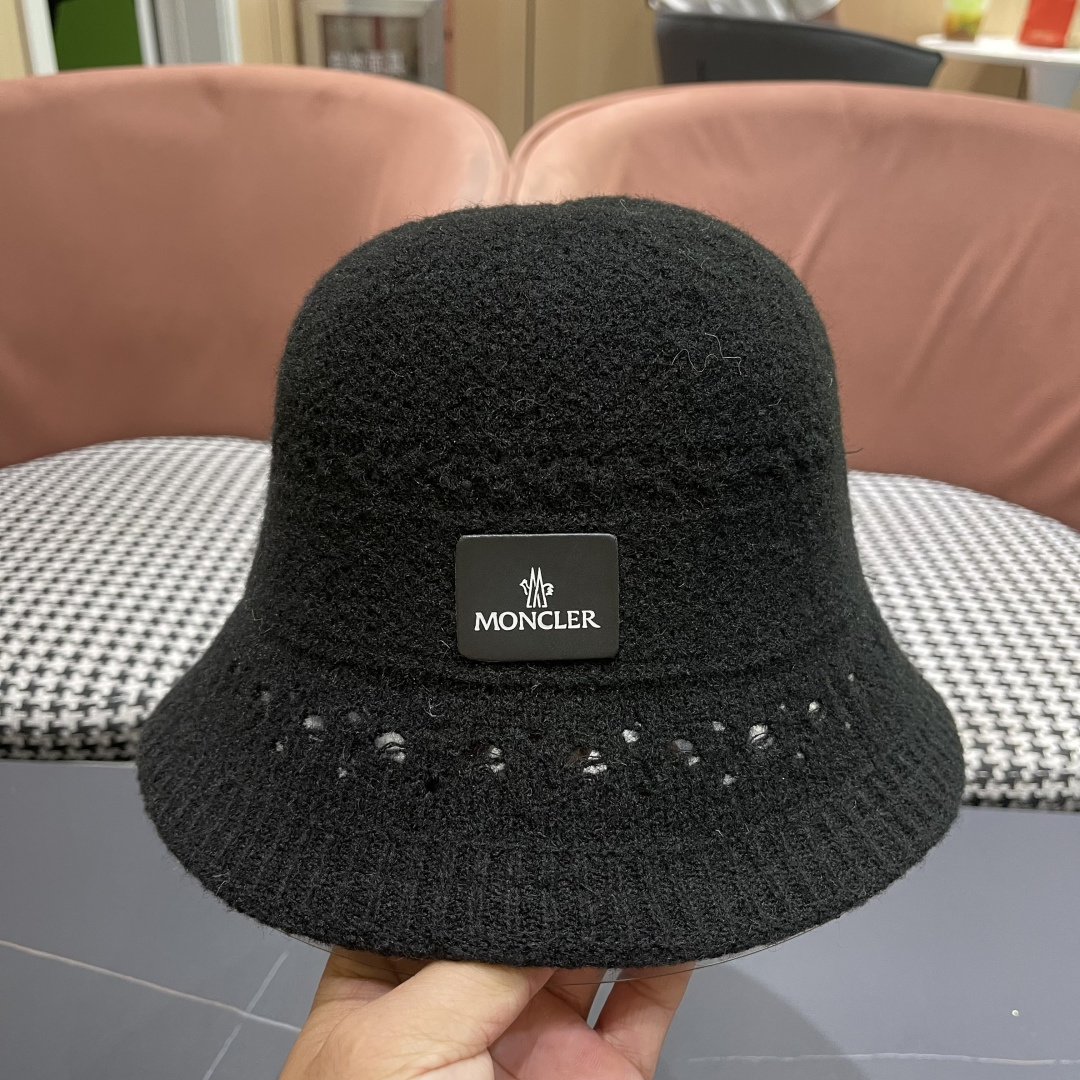 MONCLER蒙口🎩2025秋新款毛绒加厚秋冬渔夫帽超火爆💖质感很赞，冬天必备