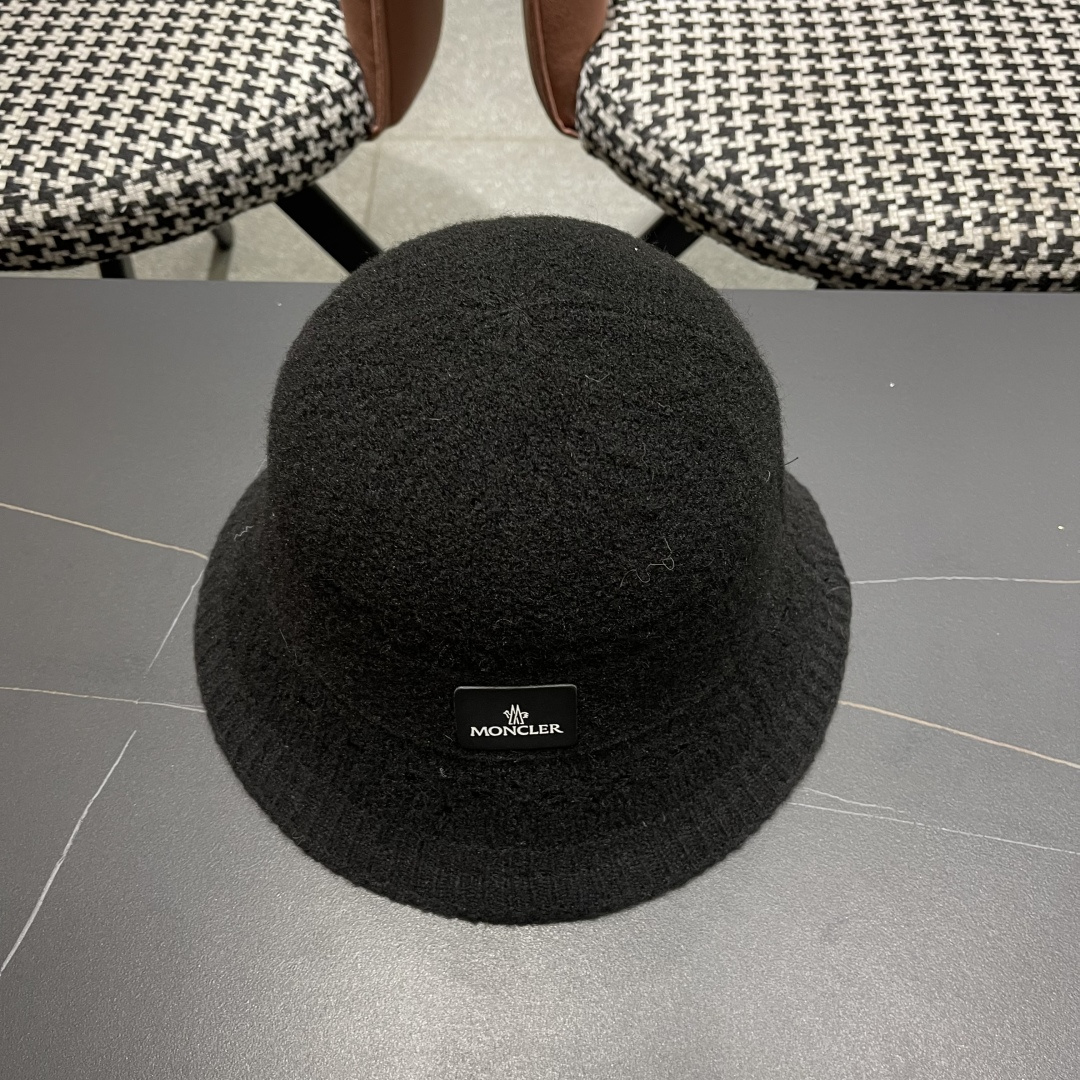 MONCLER蒙口🎩2025秋新款毛绒加厚秋冬渔夫帽超火爆💖质感很赞，冬天必备
