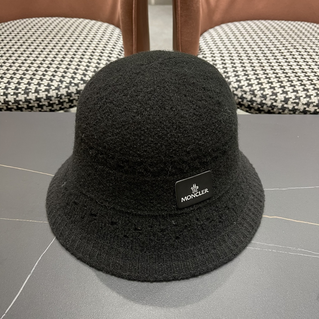 MONCLER蒙口🎩2025秋新款毛绒加厚秋冬渔夫帽超火爆💖质感很赞，冬天必备