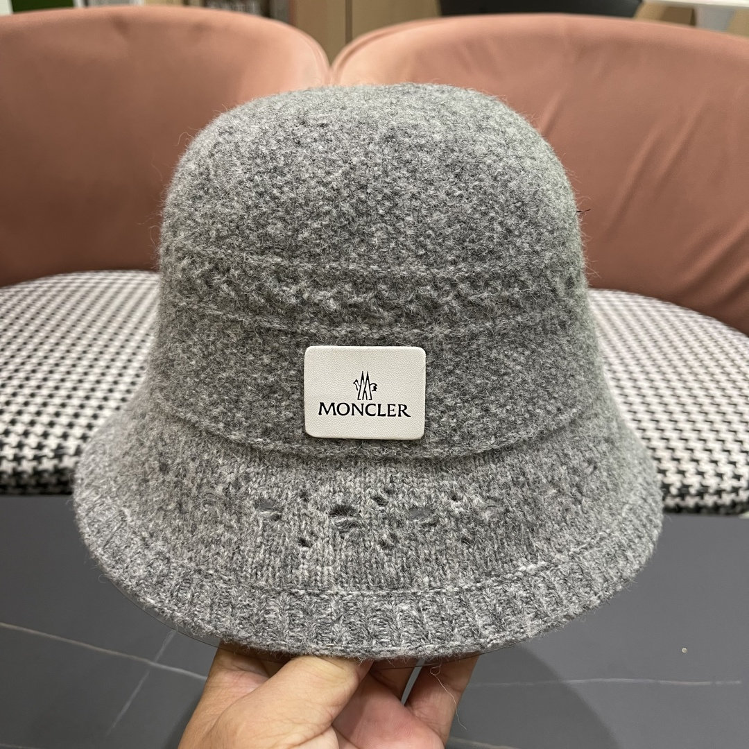 MONCLER蒙口🎩2025秋新款毛绒加厚秋冬渔夫帽超火爆💖质感很赞，冬天必备