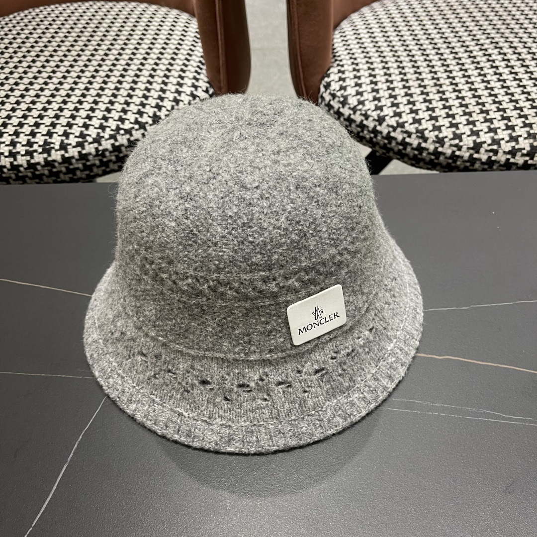 MONCLER蒙口🎩2025秋新款毛绒加厚秋冬渔夫帽超火爆💖质感很赞，冬天必备