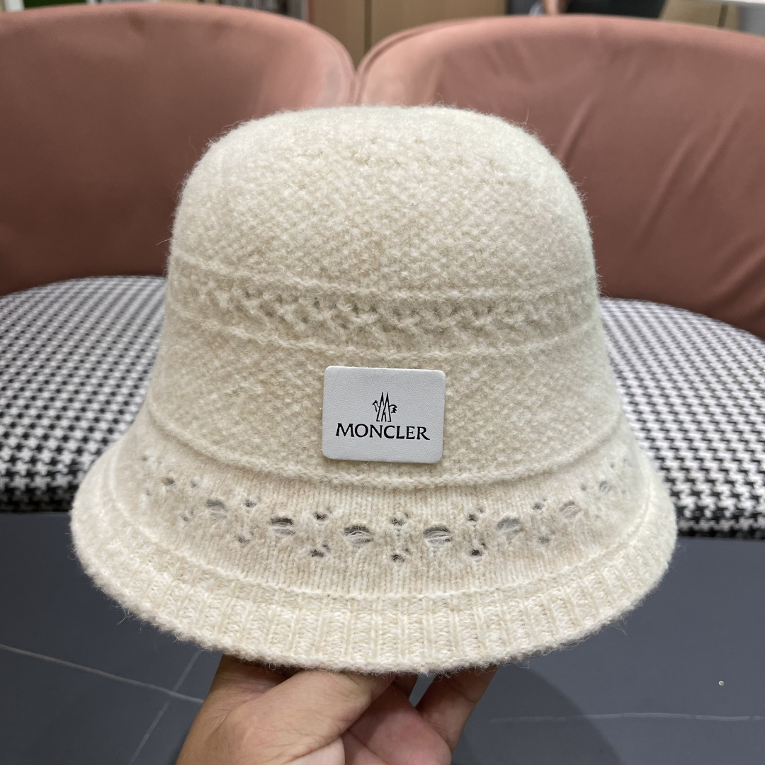 MONCLER蒙口🎩2025秋新款毛绒加厚秋冬渔夫帽超火爆💖质感很赞，冬天必备