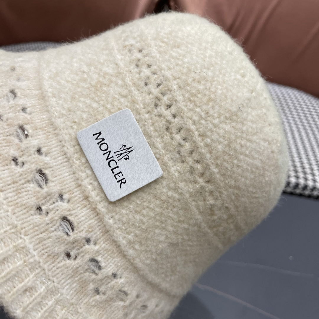 MONCLER蒙口🎩2025秋新款毛绒加厚秋冬渔夫帽超火爆💖质感很赞，冬天必备