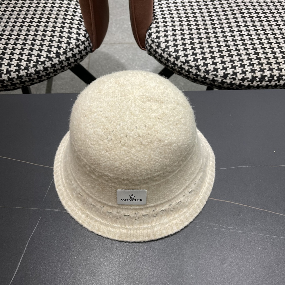 MONCLER蒙口🎩2025秋新款毛绒加厚秋冬渔夫帽超火爆💖质感很赞，冬天必备