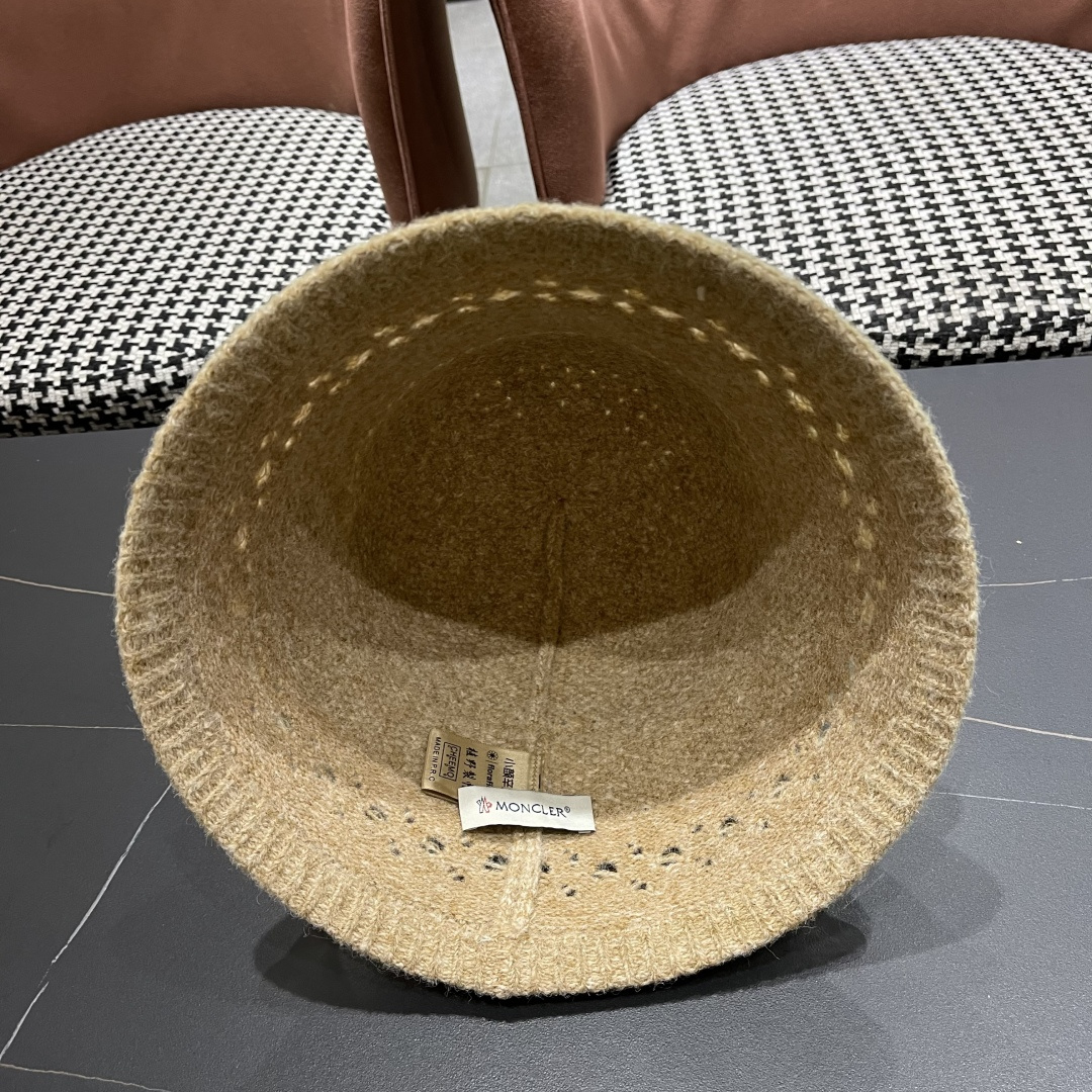 MONCLER蒙口🎩2025秋新款毛绒加厚秋冬渔夫帽超火爆💖质感很赞，冬天必备