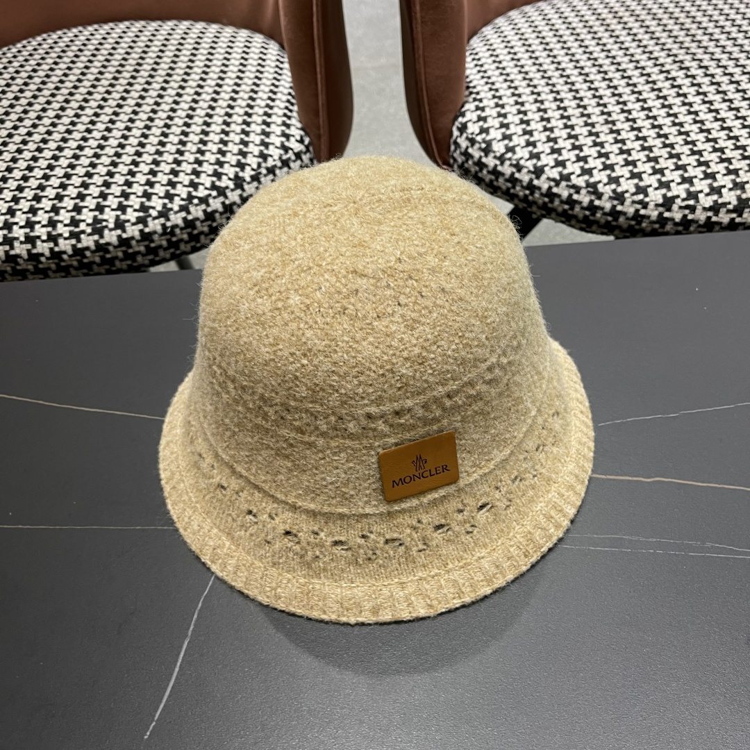 MONCLER蒙口🎩2025秋新款毛绒加厚秋冬渔夫帽超火爆💖质感很赞，冬天必备