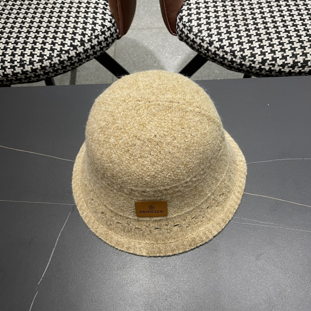 MONCLER蒙口🎩2025秋新款毛绒加厚秋冬渔夫帽超火爆💖质感很赞，冬天必备