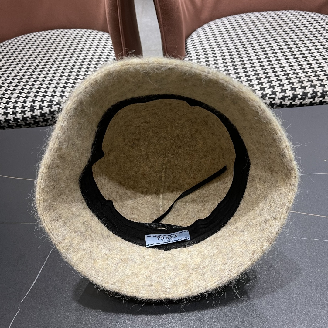 普拉达Prada 2025新款毛绒渔夫帽女秋冬帽子冬款渔夫女帽冬季