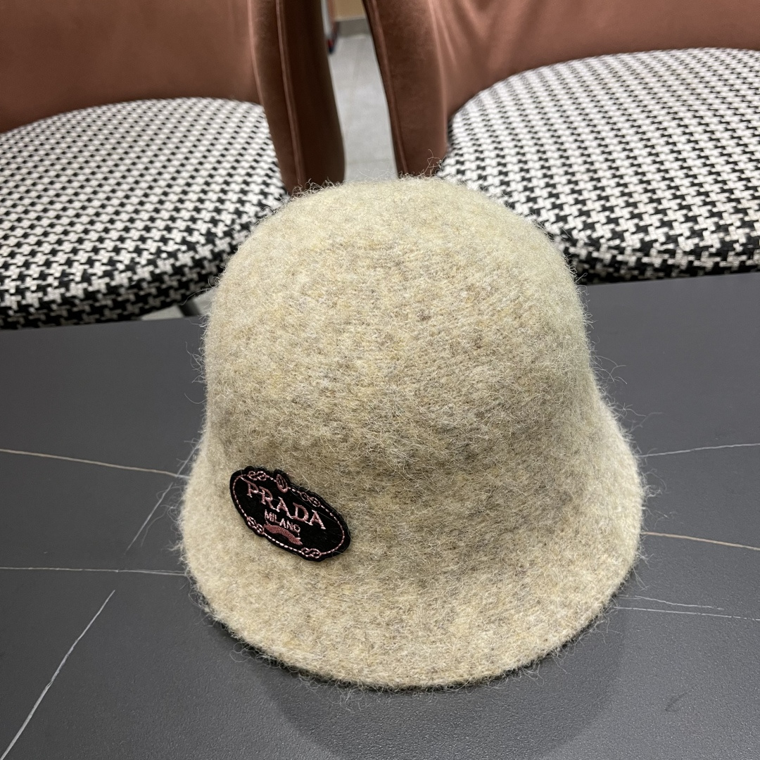 普拉达Prada 2025新款毛绒渔夫帽女秋冬帽子冬款渔夫女帽冬季
