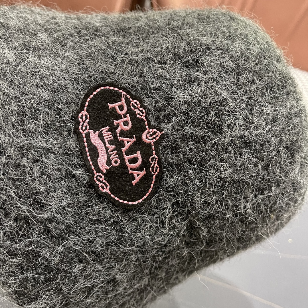 普拉达Prada 2025新款毛绒渔夫帽女秋冬帽子冬款渔夫女帽冬季