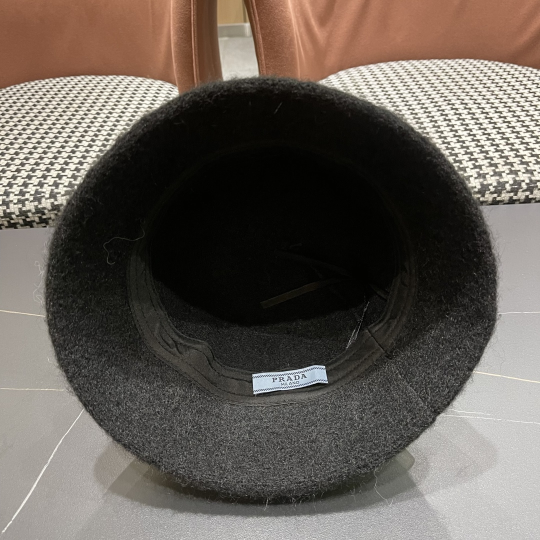 普拉达Prada 2025新款毛绒渔夫帽女秋冬帽子冬款渔夫女帽冬季