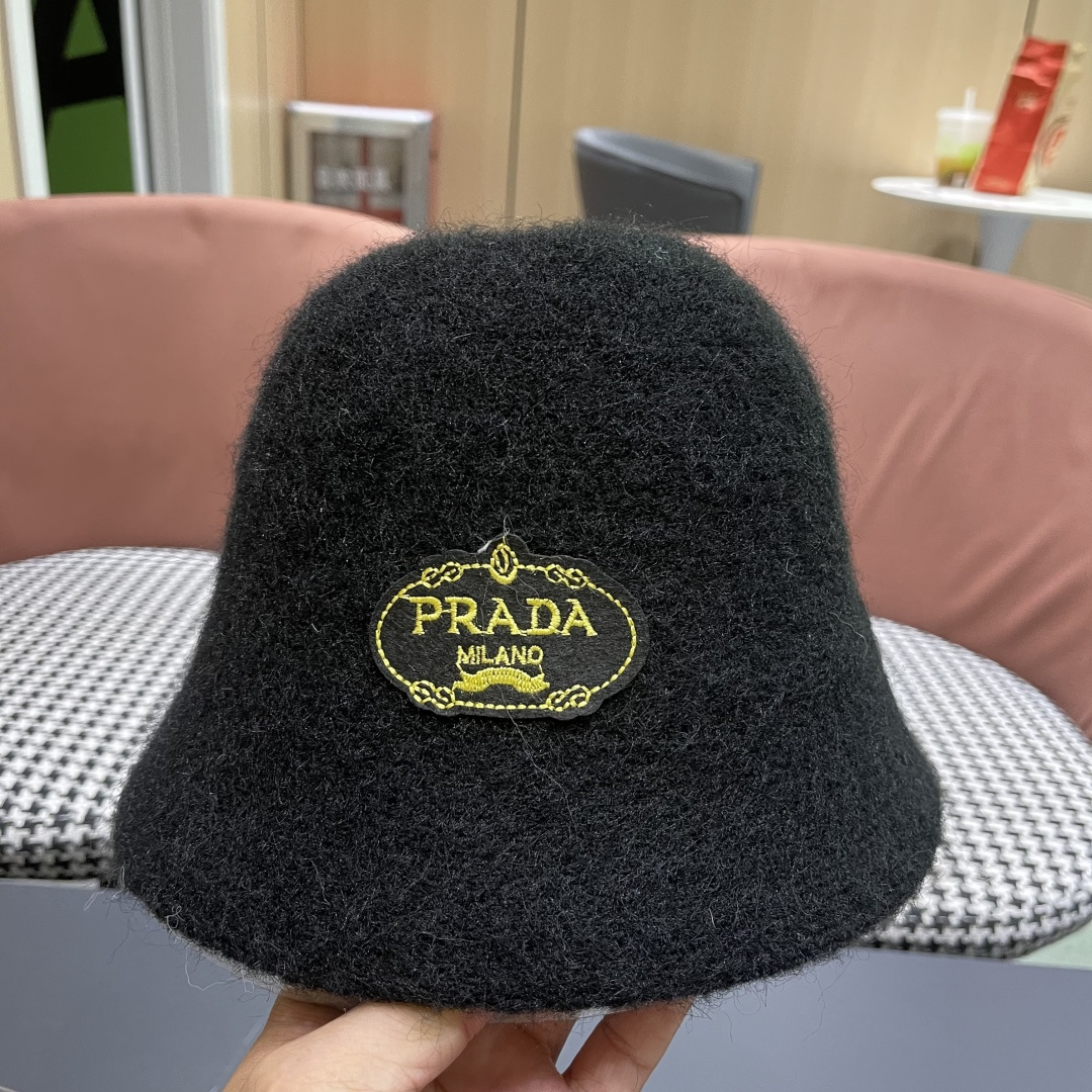 普拉达Prada 2025新款毛绒渔夫帽女秋冬帽子冬款渔夫女帽冬季