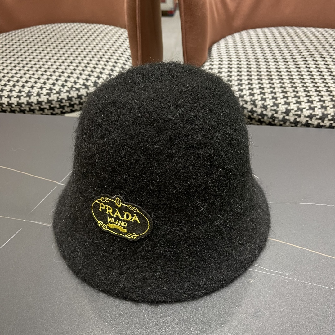普拉达Prada 2025新款毛绒渔夫帽女秋冬帽子冬款渔夫女帽冬季