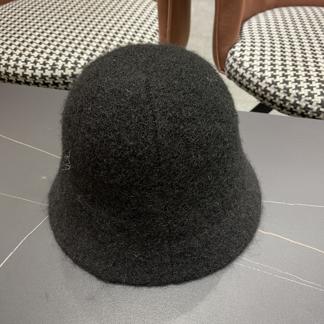 普拉达Prada 2025新款毛绒渔夫帽女秋冬帽子冬款渔夫女帽冬季