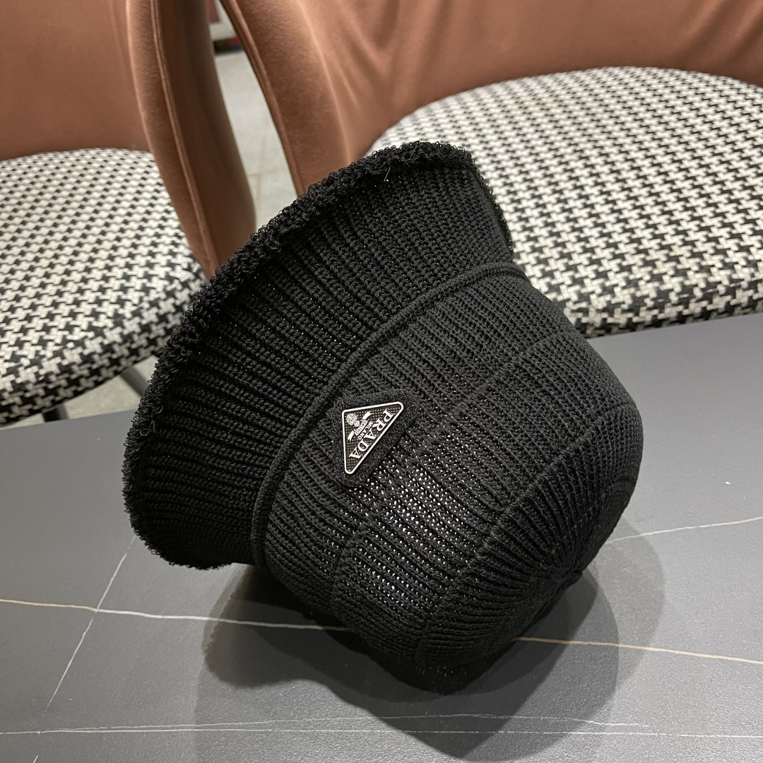  普拉达Prada是2025渔夫帽子女秋冬季大头围显脸小手工毛线帽针织护耳帽