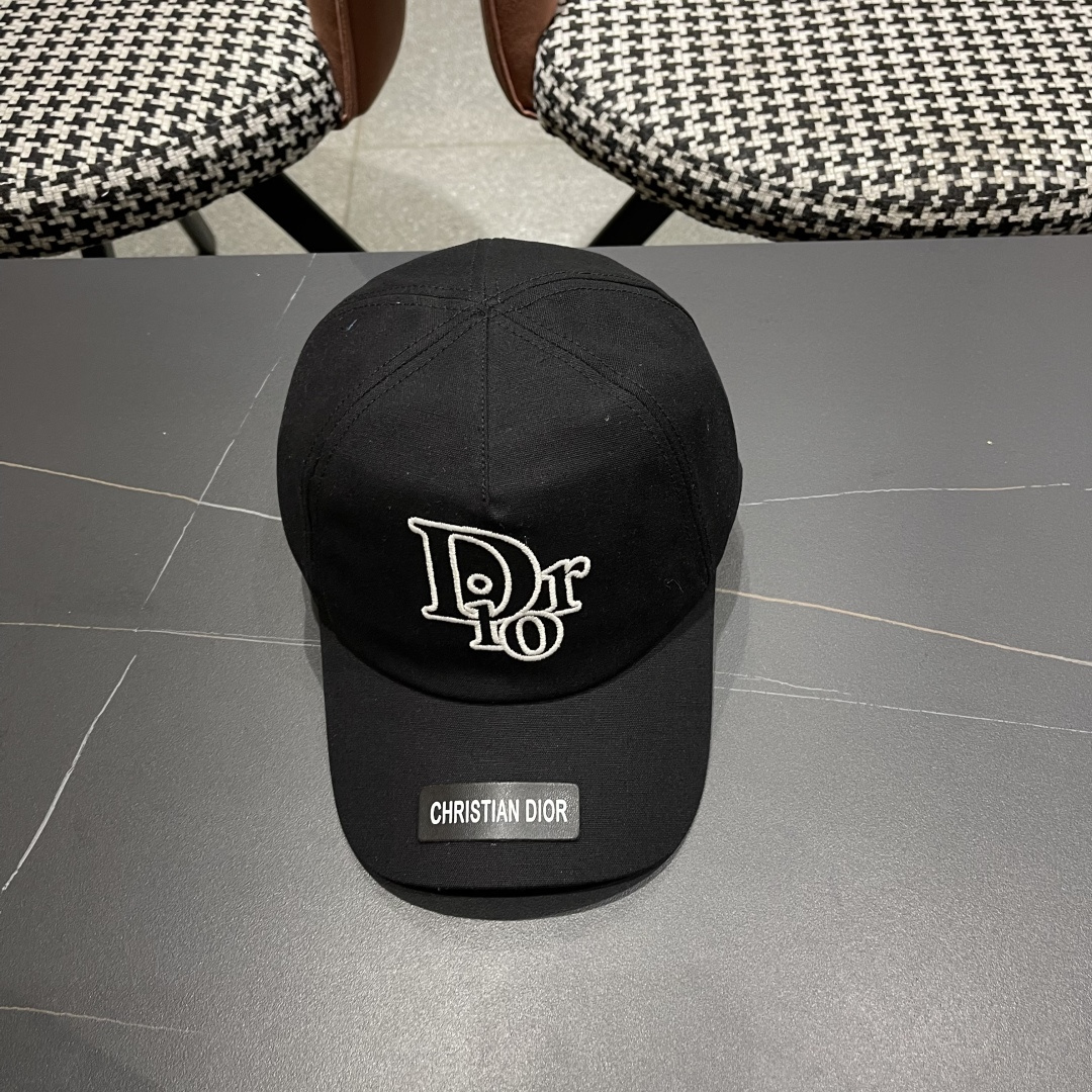  Dior(迪奥)新款原单刺绣棒球帽， 专柜热门新款，11开模订制，原版帆布料纯棉内里，轻盈透气！质量超