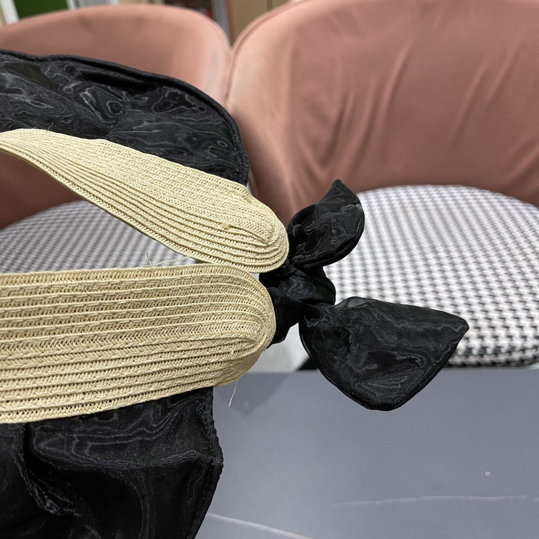  赛琳 时尚贝壳帽休闲防紫外线新款帽子女
夏季浮雕花纹可折叠防晒遮阳帽