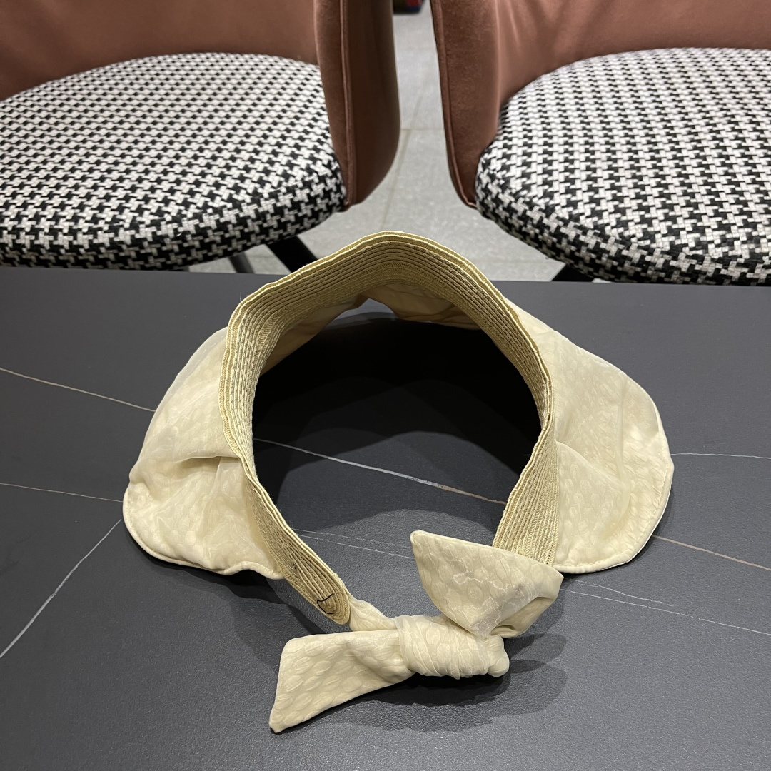  赛琳 时尚贝壳帽休闲防紫外线新款帽子女
夏季浮雕花纹可折叠防晒遮阳帽