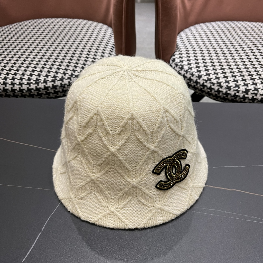  【CHANEL香奈儿】2025新款秋冬款条纹针织渔夫帽🌈 毛毛盆帽百搭休闲～小香风