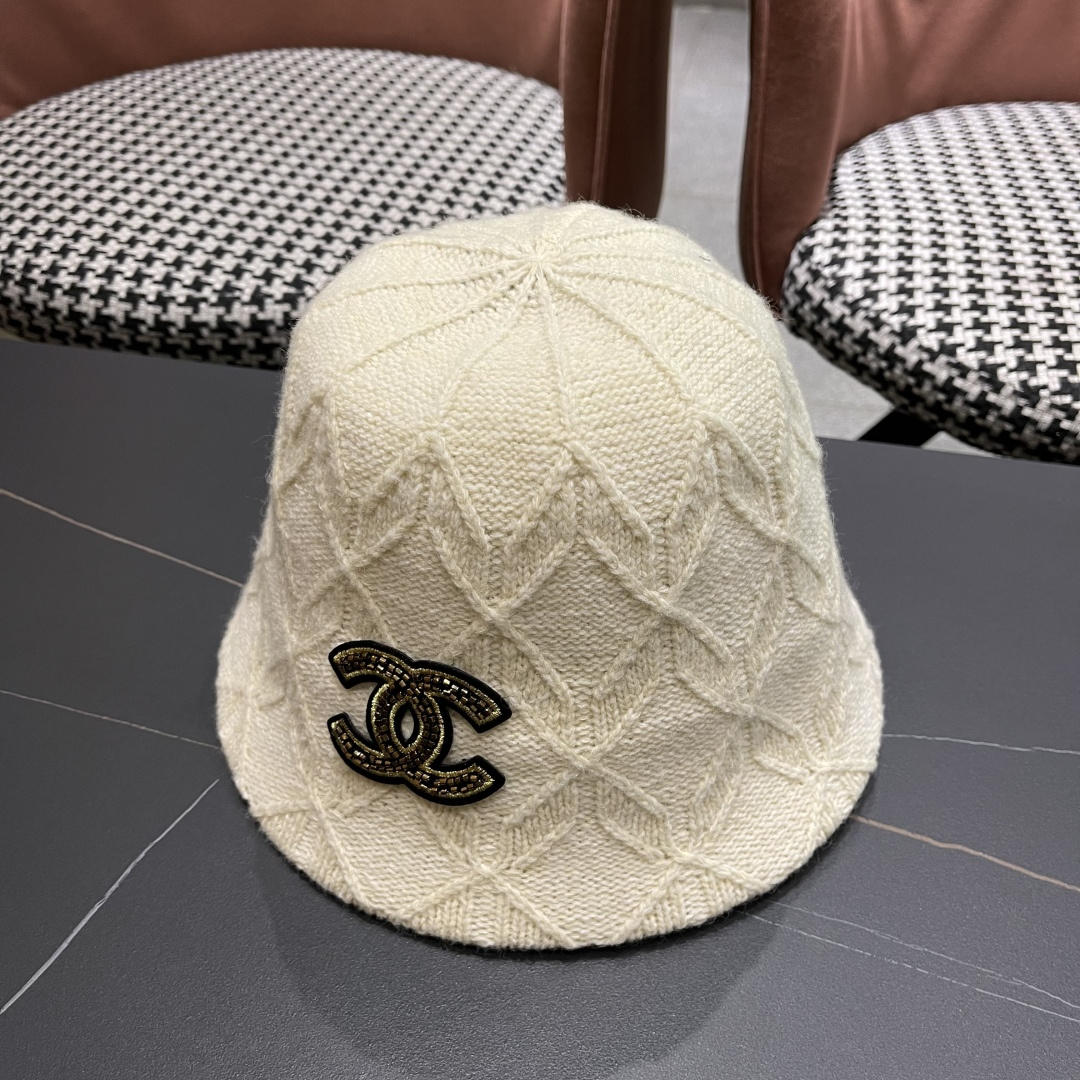  【CHANEL香奈儿】2025新款秋冬款条纹针织渔夫帽🌈 毛毛盆帽百搭休闲～小香风