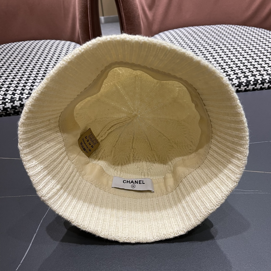  【CHANEL香奈儿】2025新款秋冬款条纹针织渔夫帽🌈 毛毛盆帽百搭休闲～小香风
