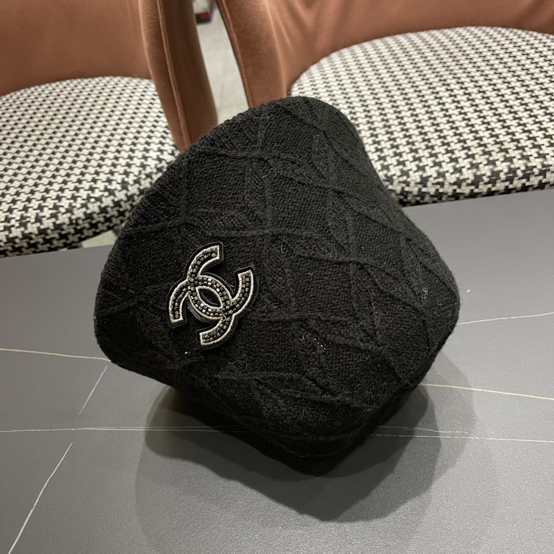  【CHANEL香奈儿】2025新款秋冬款条纹针织渔夫帽🌈 毛毛盆帽百搭休闲～小香风