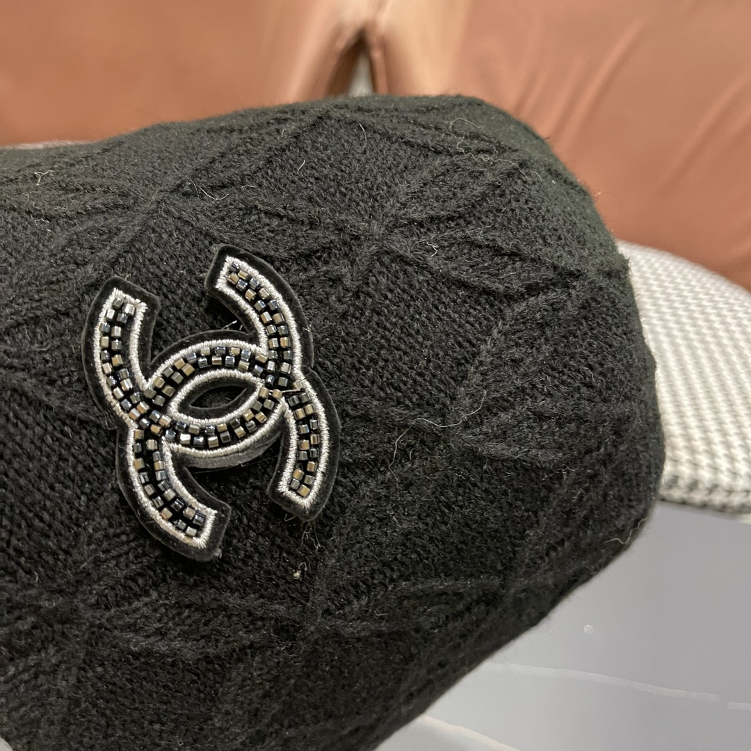  【CHANEL香奈儿】2025新款秋冬款条纹针织渔夫帽🌈 毛毛盆帽百搭休闲～小香风