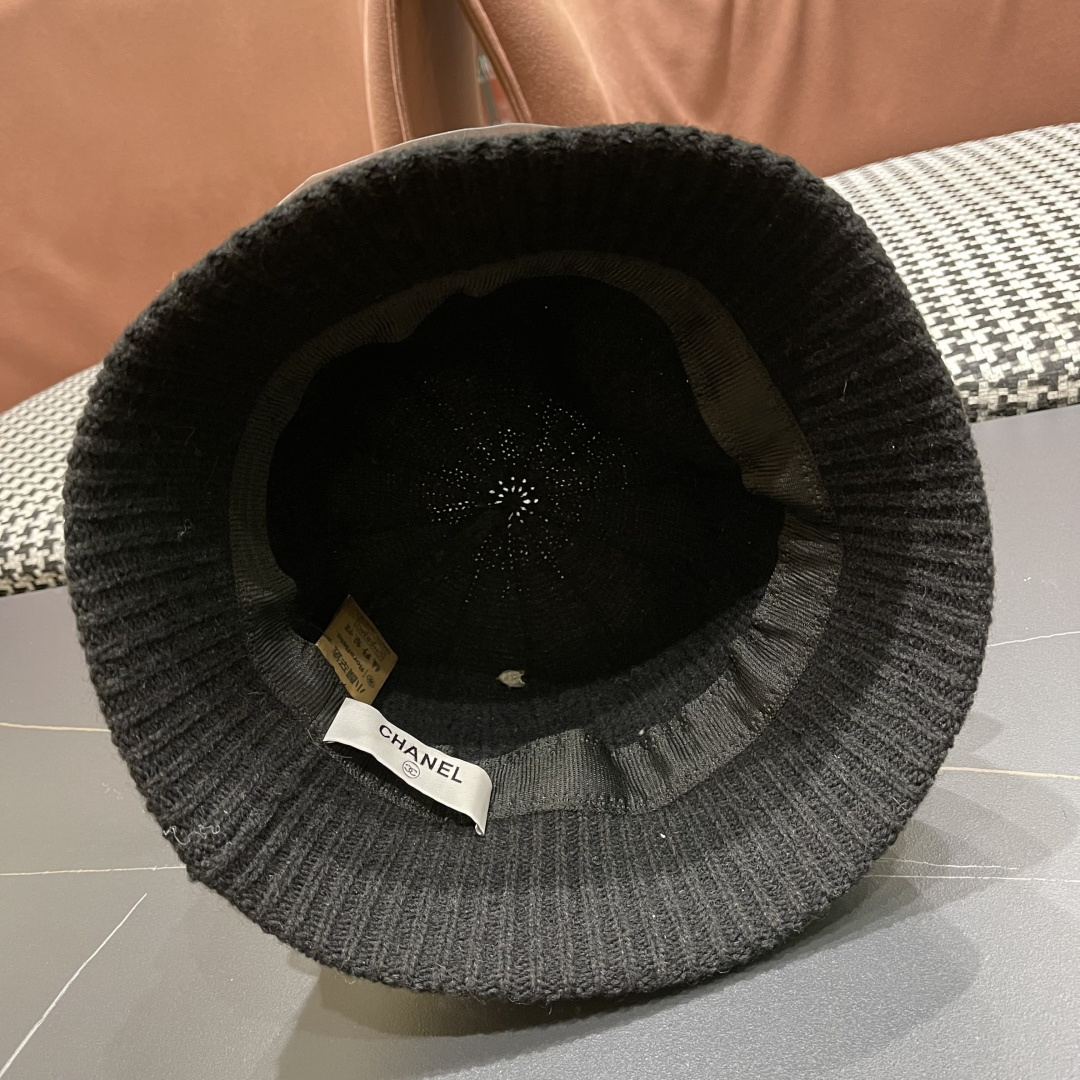  【CHANEL香奈儿】2025新款秋冬款条纹针织渔夫帽🌈 毛毛盆帽百搭休闲～小香风