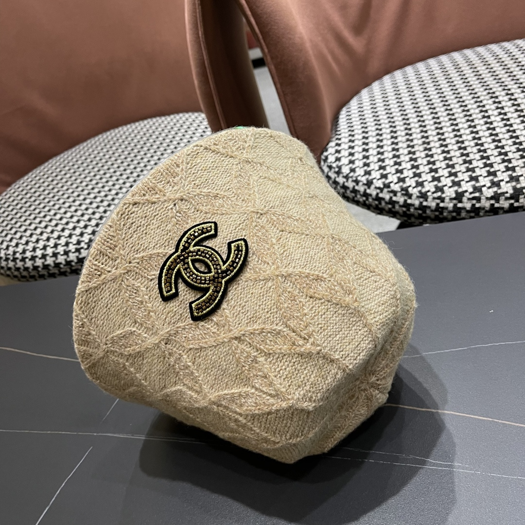  【CHANEL香奈儿】2025新款秋冬款条纹针织渔夫帽🌈 毛毛盆帽百搭休闲～小香风