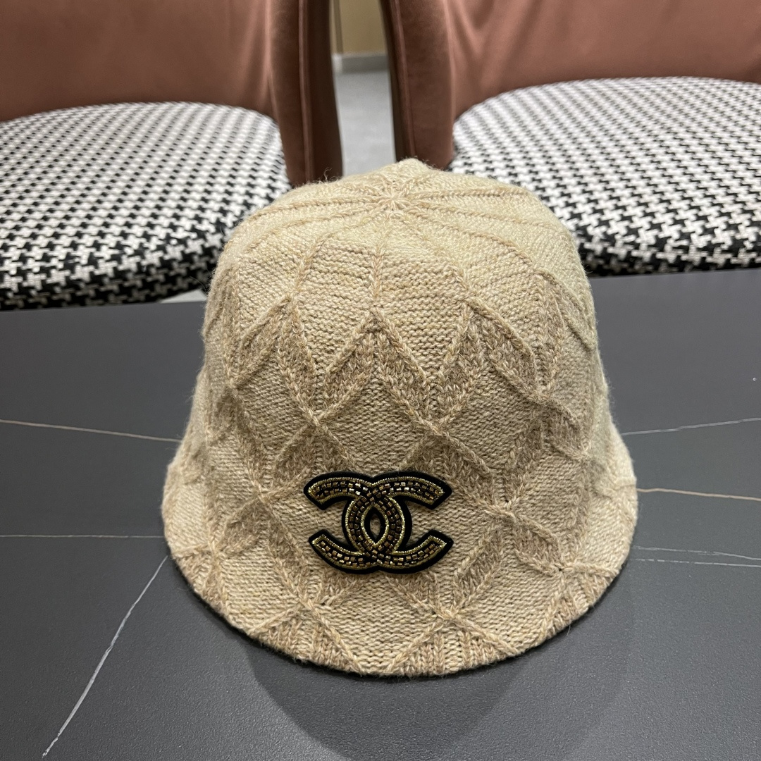 【CHANEL香奈儿】2025新款秋冬款条纹针织渔夫帽🌈 毛毛盆帽百搭休闲～小香风