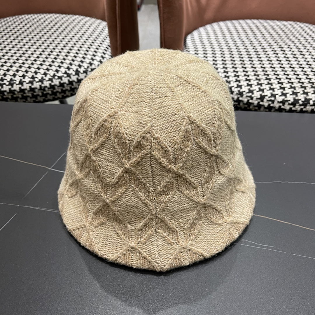  【CHANEL香奈儿】2025新款秋冬款条纹针织渔夫帽🌈 毛毛盆帽百搭休闲～小香风