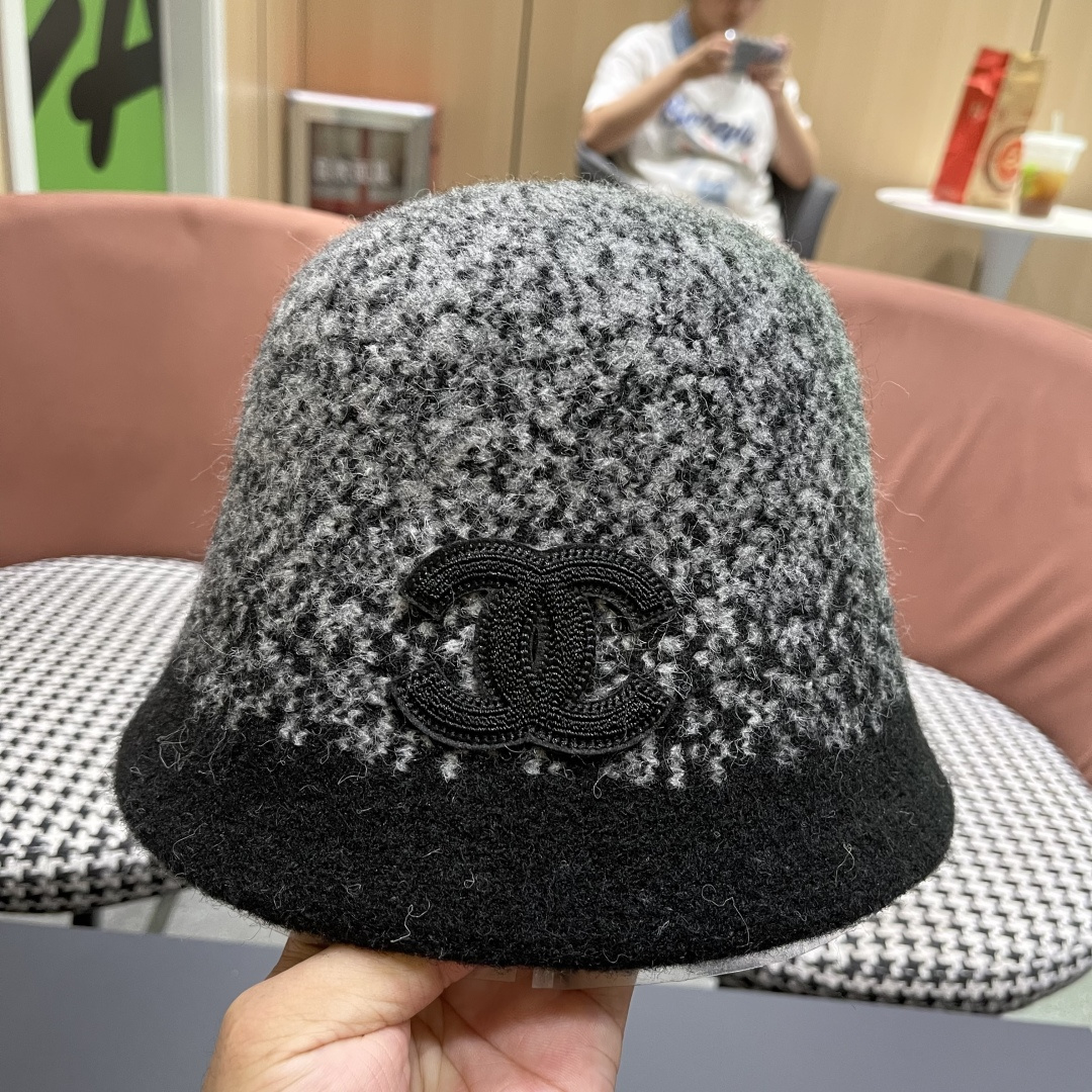  香奈儿 2025秋冬防寒保暖护耳渔夫帽子女素颜显脸小水桶帽毛绒帽