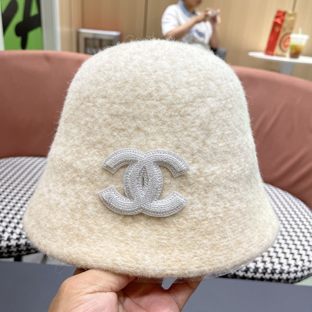  香奈儿 2025秋冬防寒保暖护耳渔夫帽子女素颜显脸小水桶帽毛绒帽