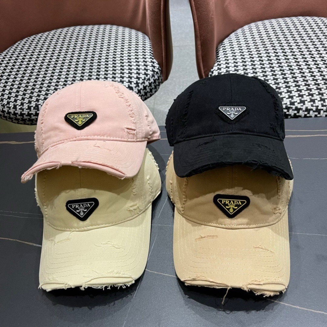  Pr@da 普拉达三角棒球帽，秀场同款，面料柔软舒适
百搭休闲款，闭眼