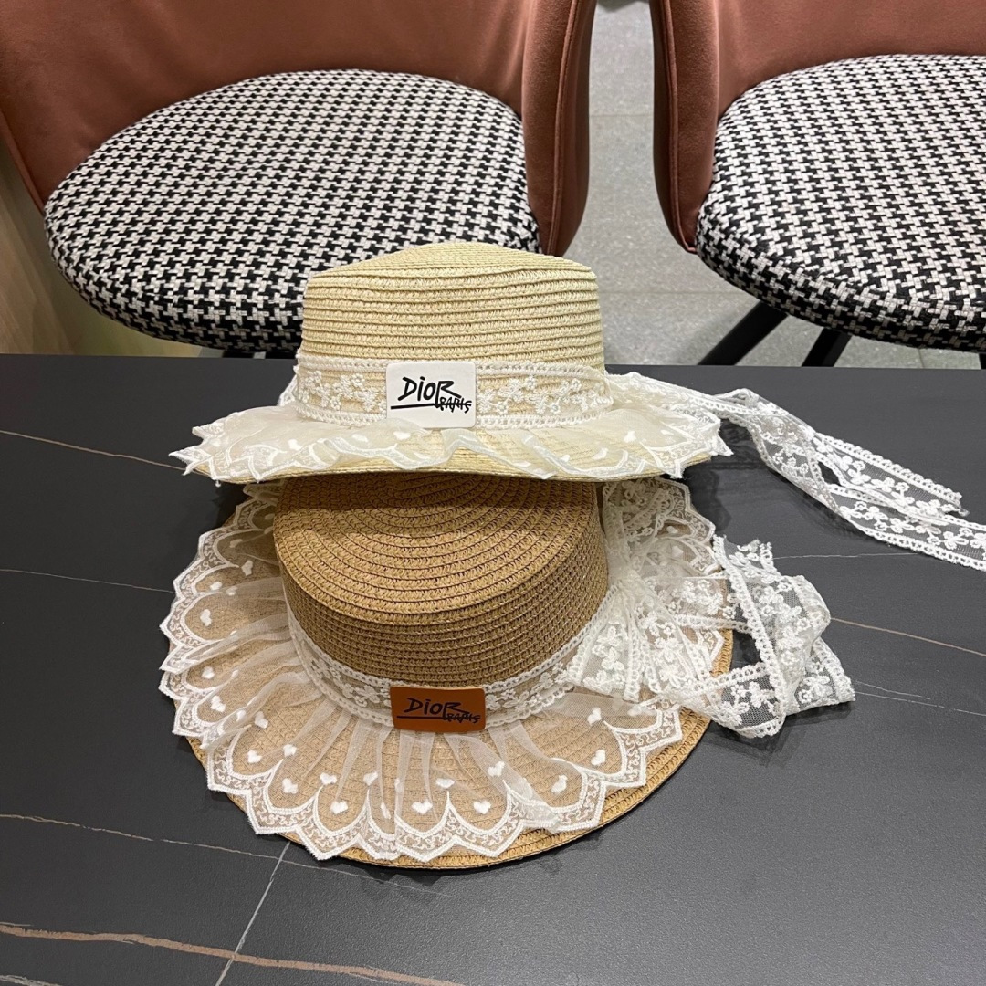  迪奥Dior蕾丝蝴蝶结平顶草帽女戛季法式海边沙滩遮阳防
晒帽度假风太阳发饰