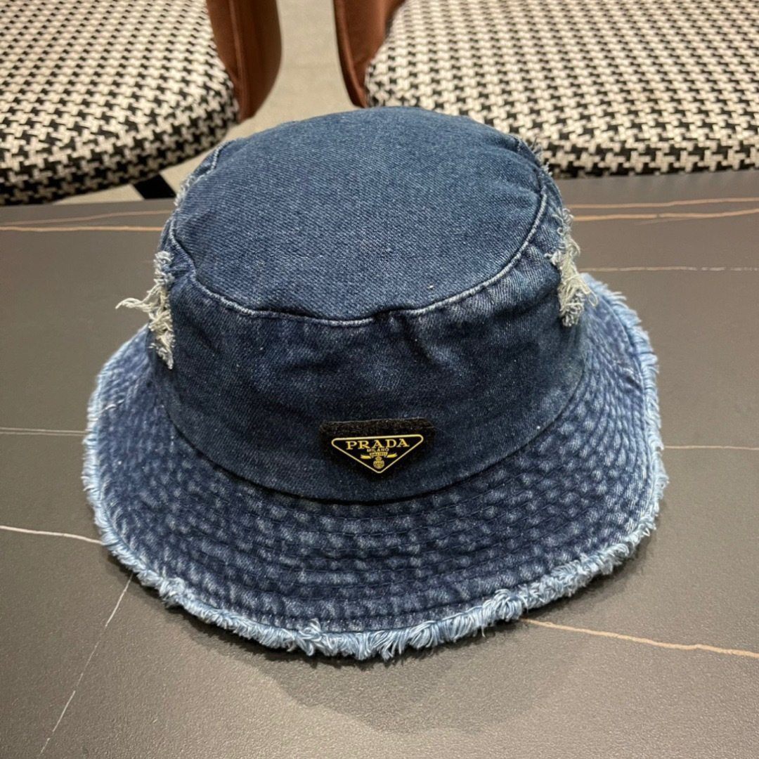 。PRADA 普拉达 2024牛仔破洞渔夫帽 时尚潮流，高端做工！细节看实拍哦